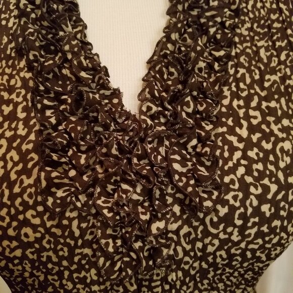 East 5th Brown and tan ruffle short sleeve top PM - Picture 3 of 4